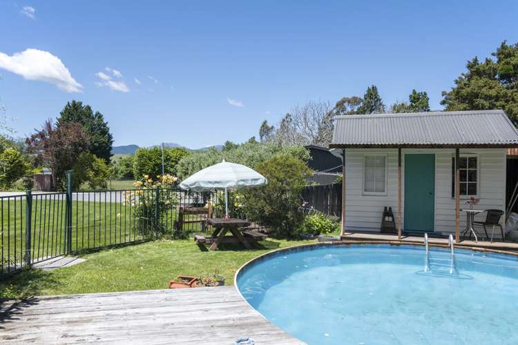 97 Pigeon Valley Road Wakefield_19