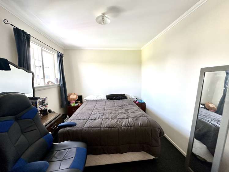 66 Saturn Street Strathern_13