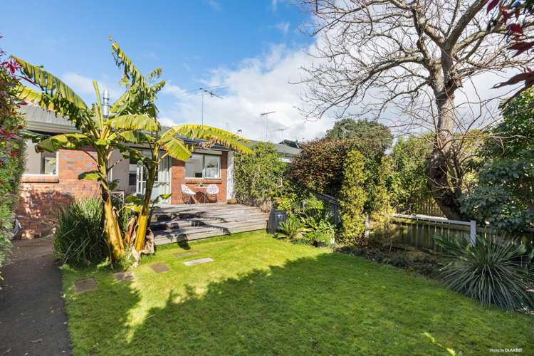 8/26a Mount Smart Road Onehunga_15