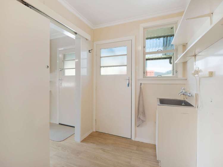 95/97 Main Road Clinton_19