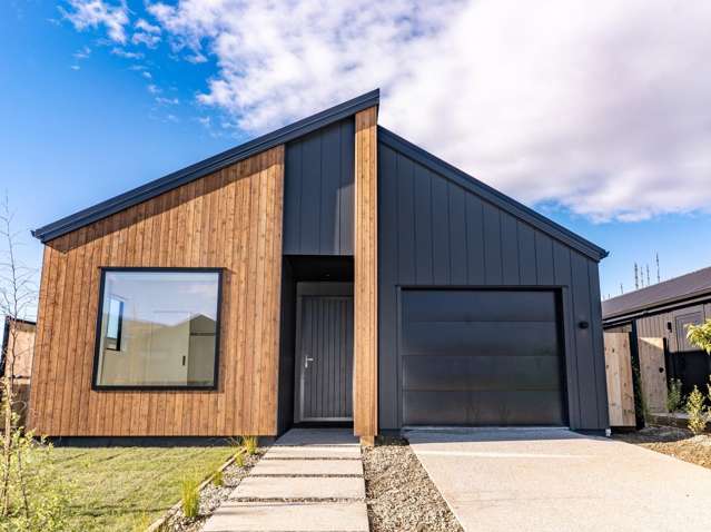 Comfortable and convenient 3 bedroom home.