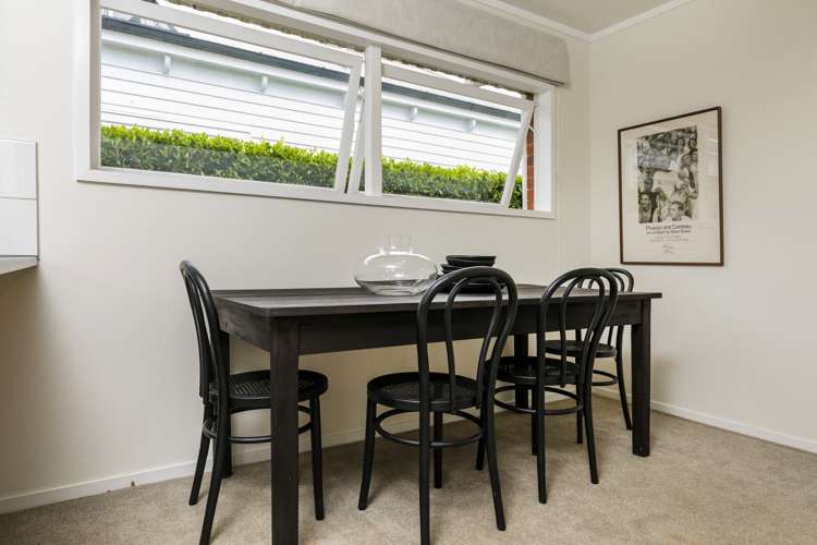 2/134 Calliope Road Stanley Point_4
