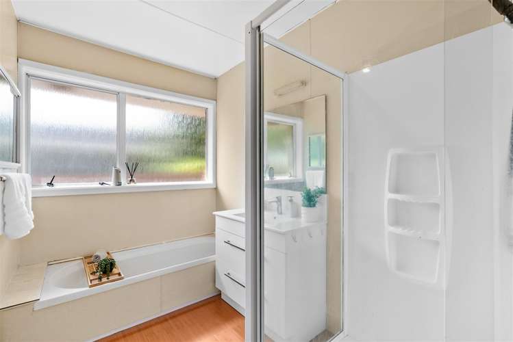 65 Woodbury Street Russley_12