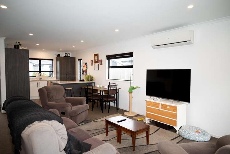 18/11 Errol Close Burbush_4