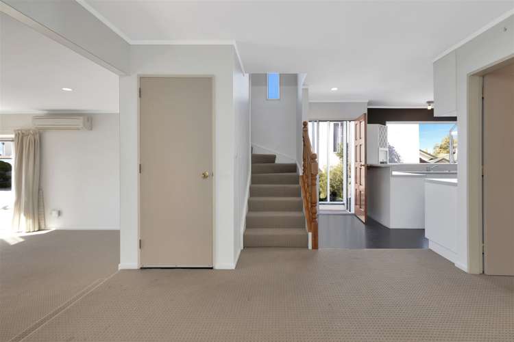 2/20 Up Francis Street Blenheim Central_12