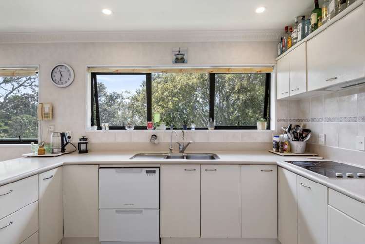 25 Coromandel Crescent Mairangi Bay_11