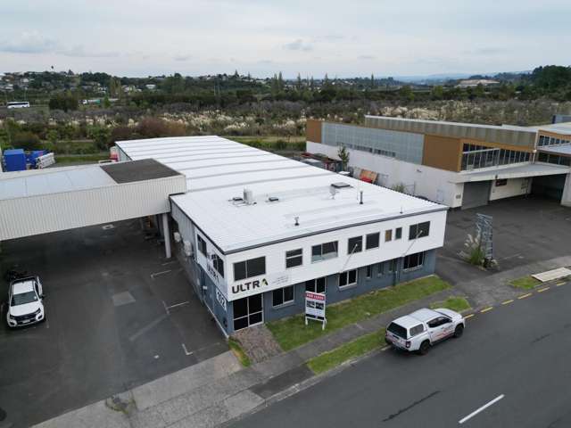 Large standalone warehouse/office