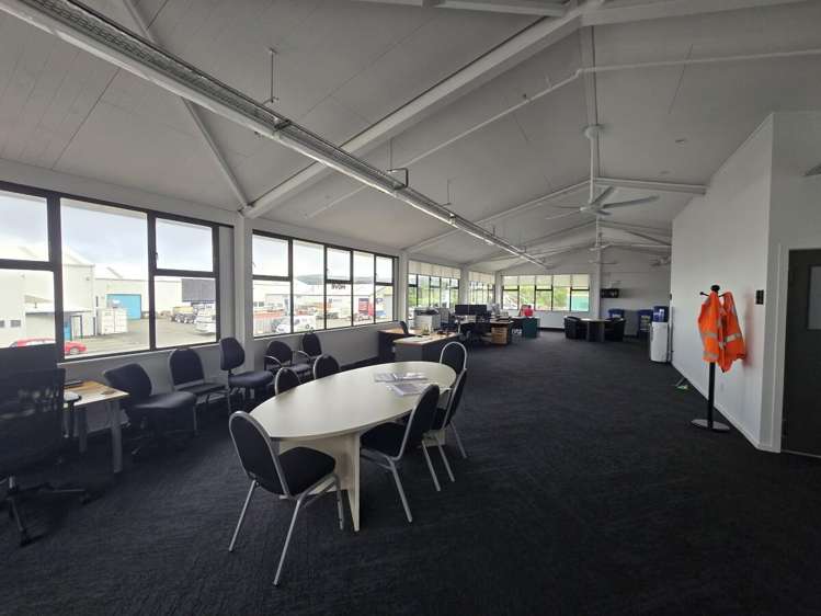 Level 1, 2 Port  Road Seaview_1