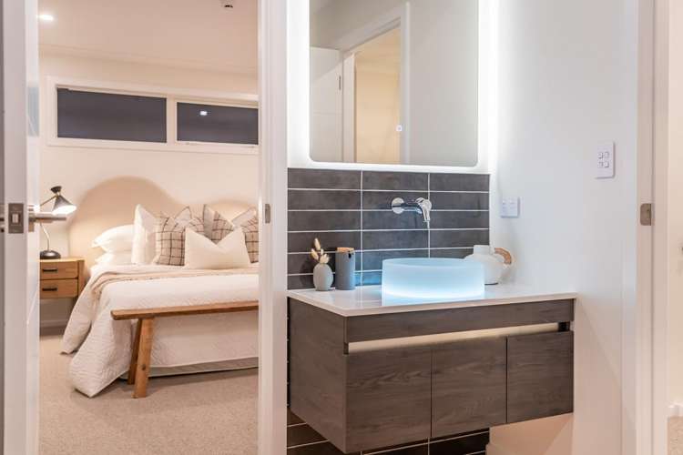 70d Heretaunga Square Silverstream_9