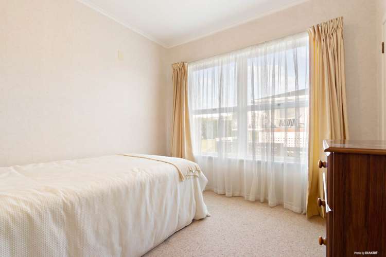 16 Letterkenny Place Blockhouse Bay_12