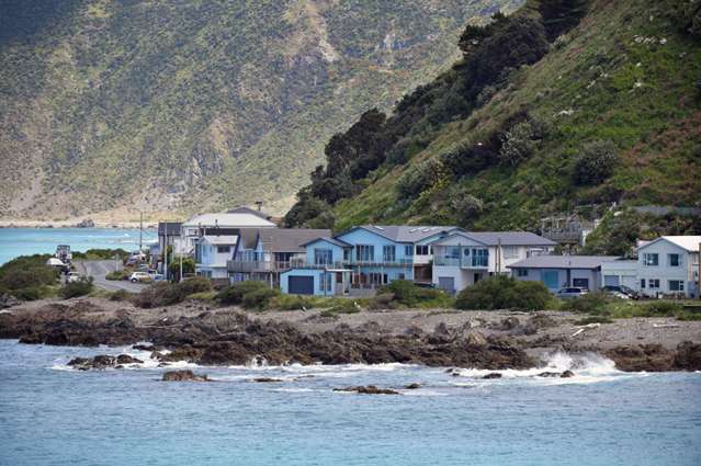 Rising sea levels, falling prices: NZ's multi-million-dollar waterfront homes at risk