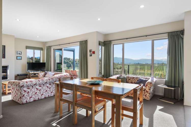 12 Lake View Place Fairhall_9