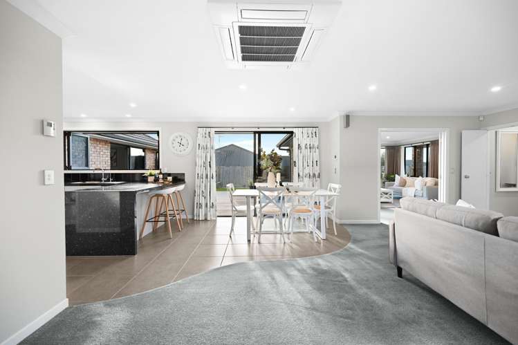 6 Compton Grove Huntington_4