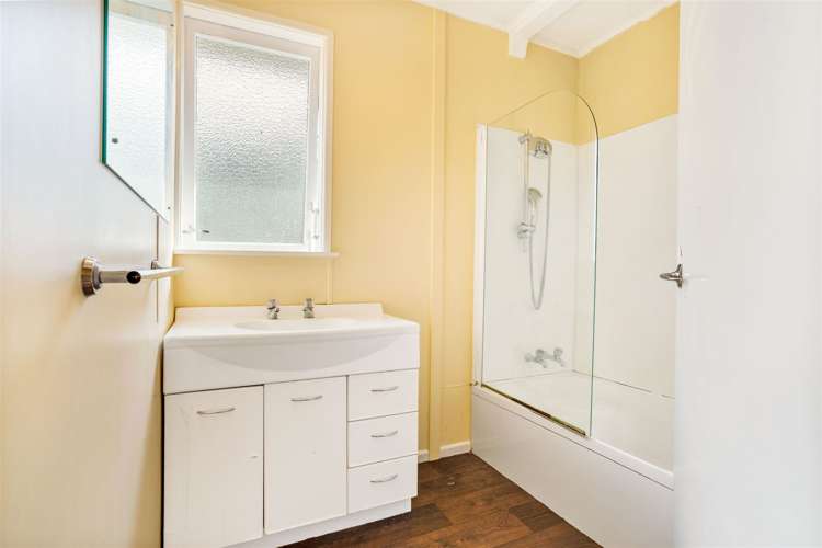 73 Fairclough Road Beach Haven_13