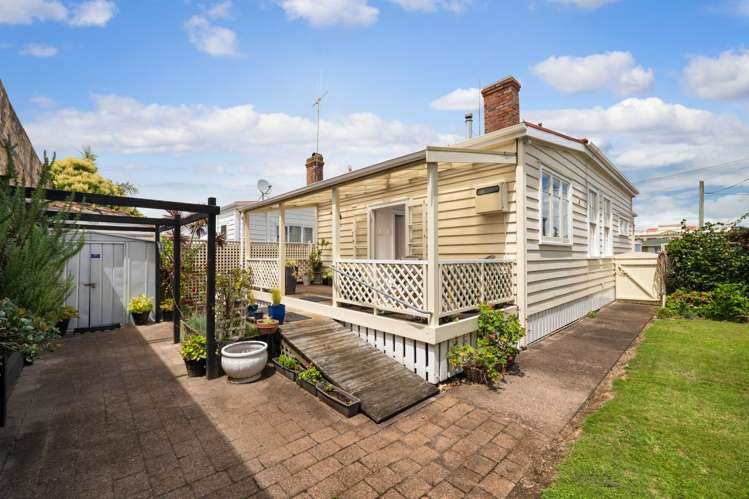 206 Kirkwood Street Thames_14