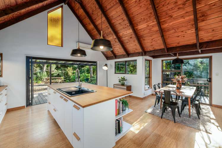 172 Huia Road Titirangi_5