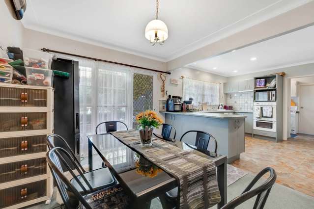 11 Fratley Avenue Farm Cove_3