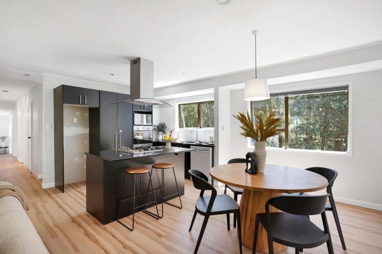 2/6 Sonnenberg Way Titirangi_8