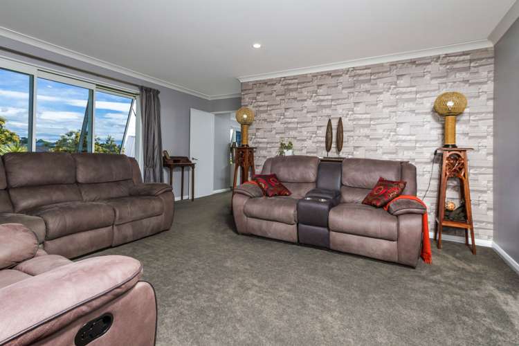 65 Fairose Drive Richmond_10