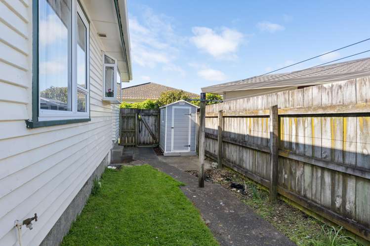 76 Oxford Street Tawa_18