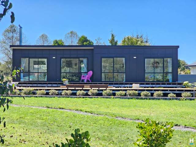 Mountain View Magic - Furnishings included