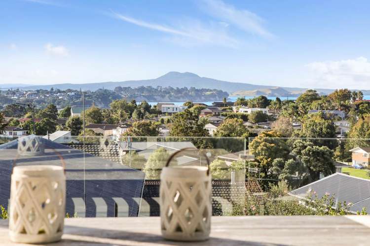 1 Charles Dickens Drive Mellons Bay_6