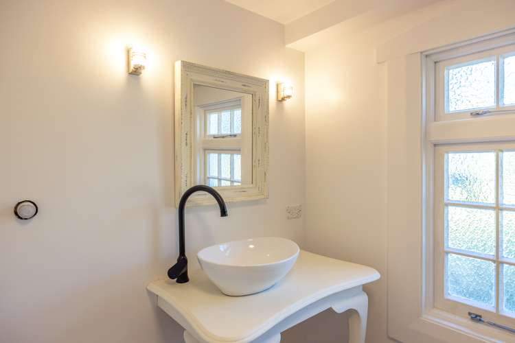 4/23 The Strand Onetangi_13