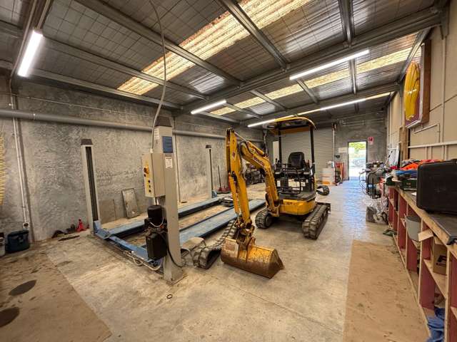 8 and 10 Riverbank Road Otaki Beach_4