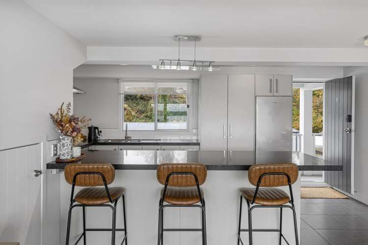 19/300 Lake Terrace Taupo_6