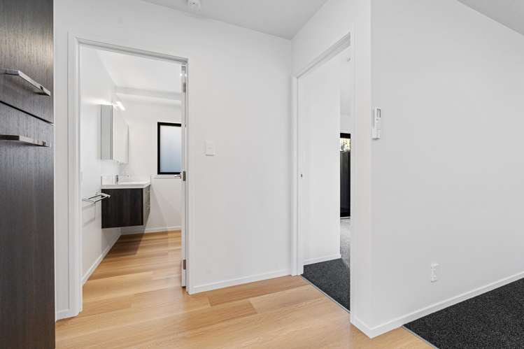 Units 1 and 2/10A Awanui Street Merrilands_27