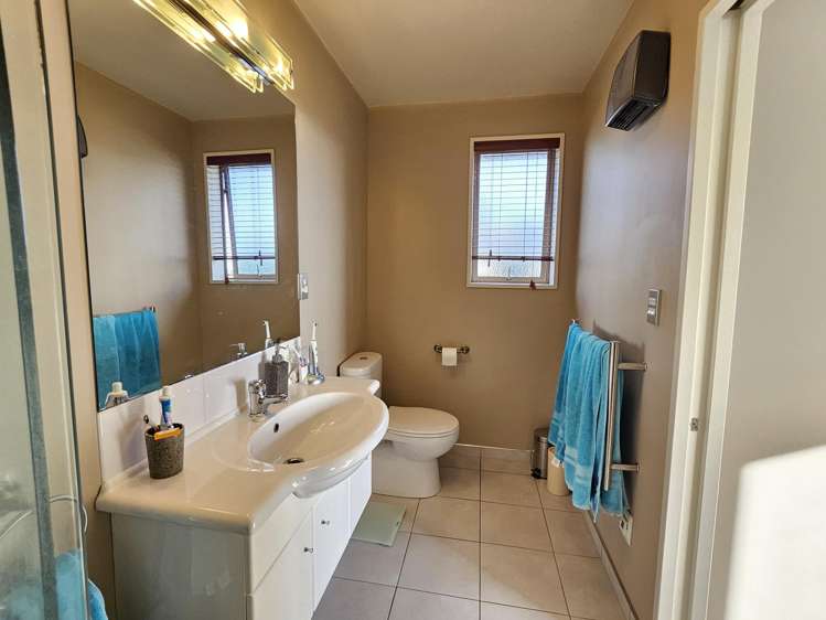 21 Karoro Place Karoro_10