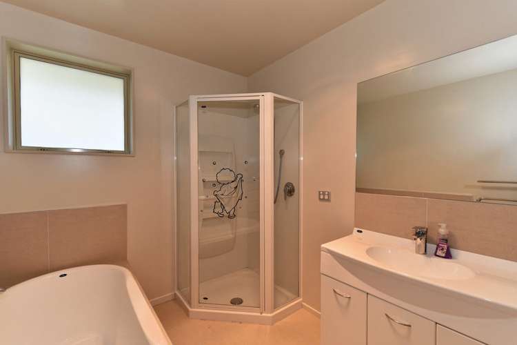 5 Hampshire Place Stoke_17