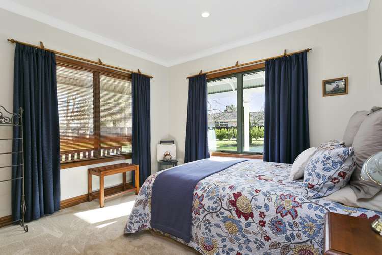 19 Cowley Drive Leamington_8