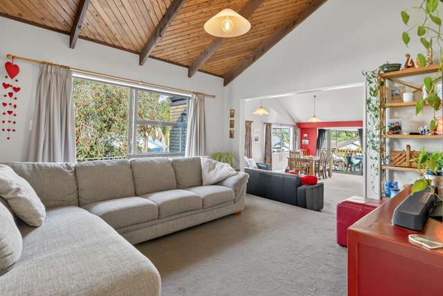 44 Heron Avenue East Matua_1