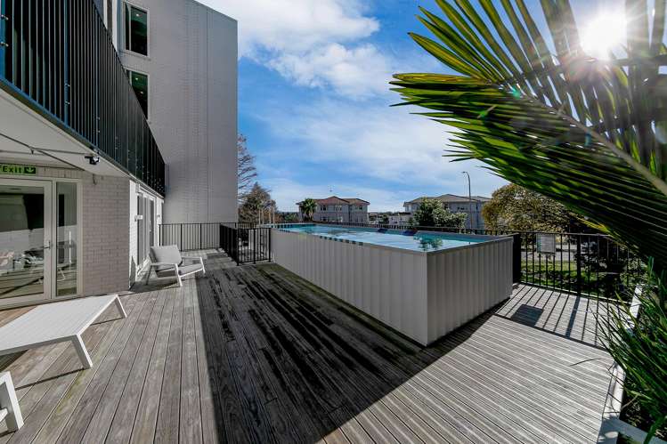 502/1817A Great North Road Avondale_13