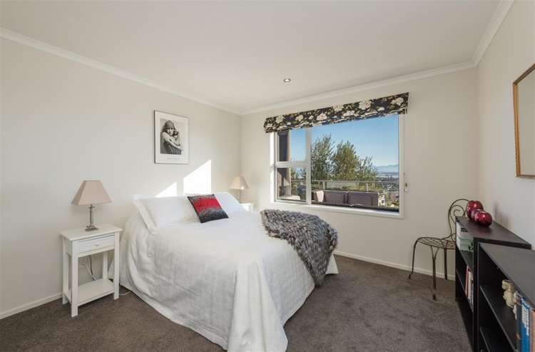 8 Berkshire Place Stoke_11