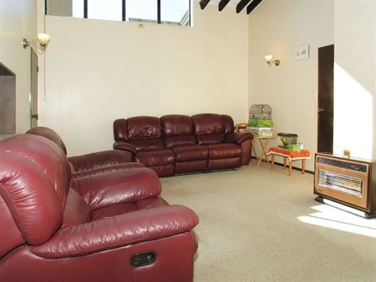 28 Peterhouse Street Tawa_7