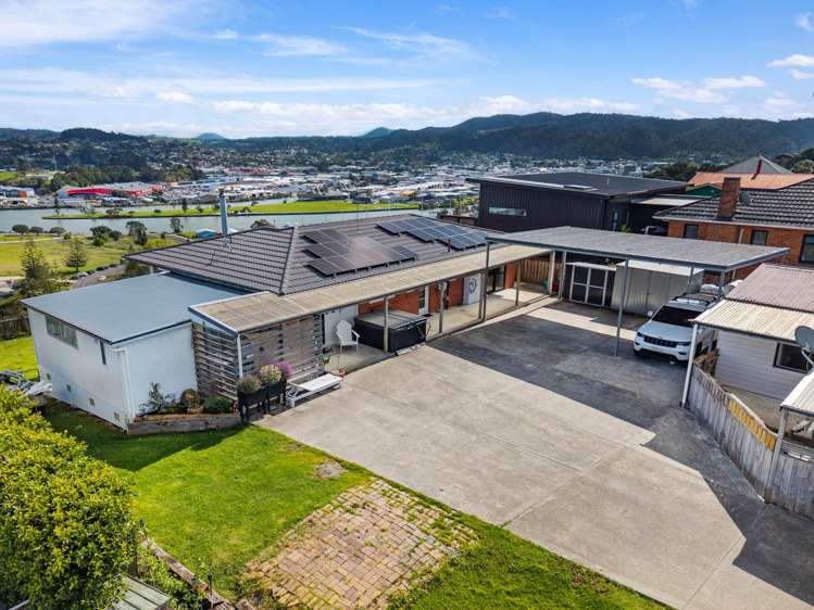 25 Memorial Drive Parahaki_31