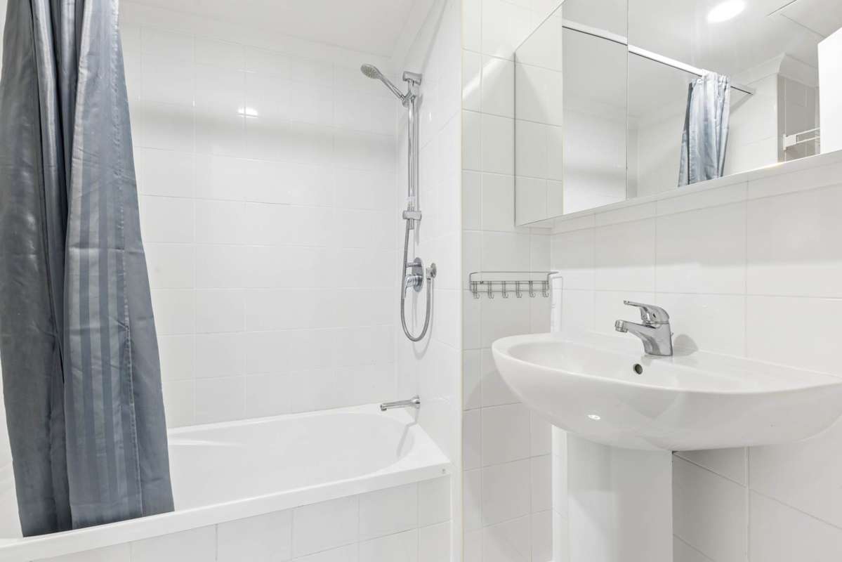 4J/18 Ronwood Avenue_4