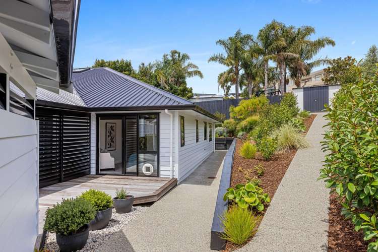 4 Grovenor Drive Orewa_16