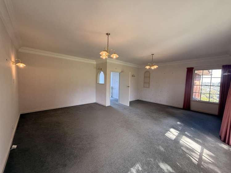539 Riddell Road 1670_4