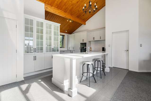 Income & Opportunity, The Ultimate St Kilda Estate