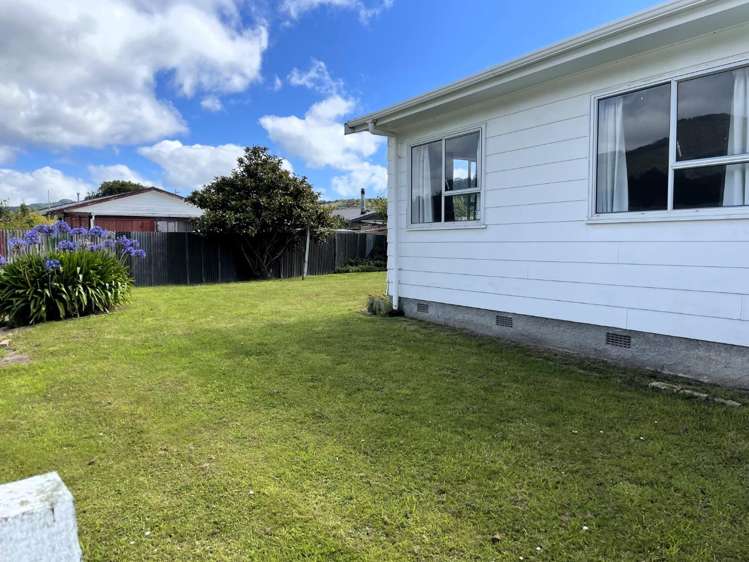 1 Weymouth Grove Wainuiomata_10