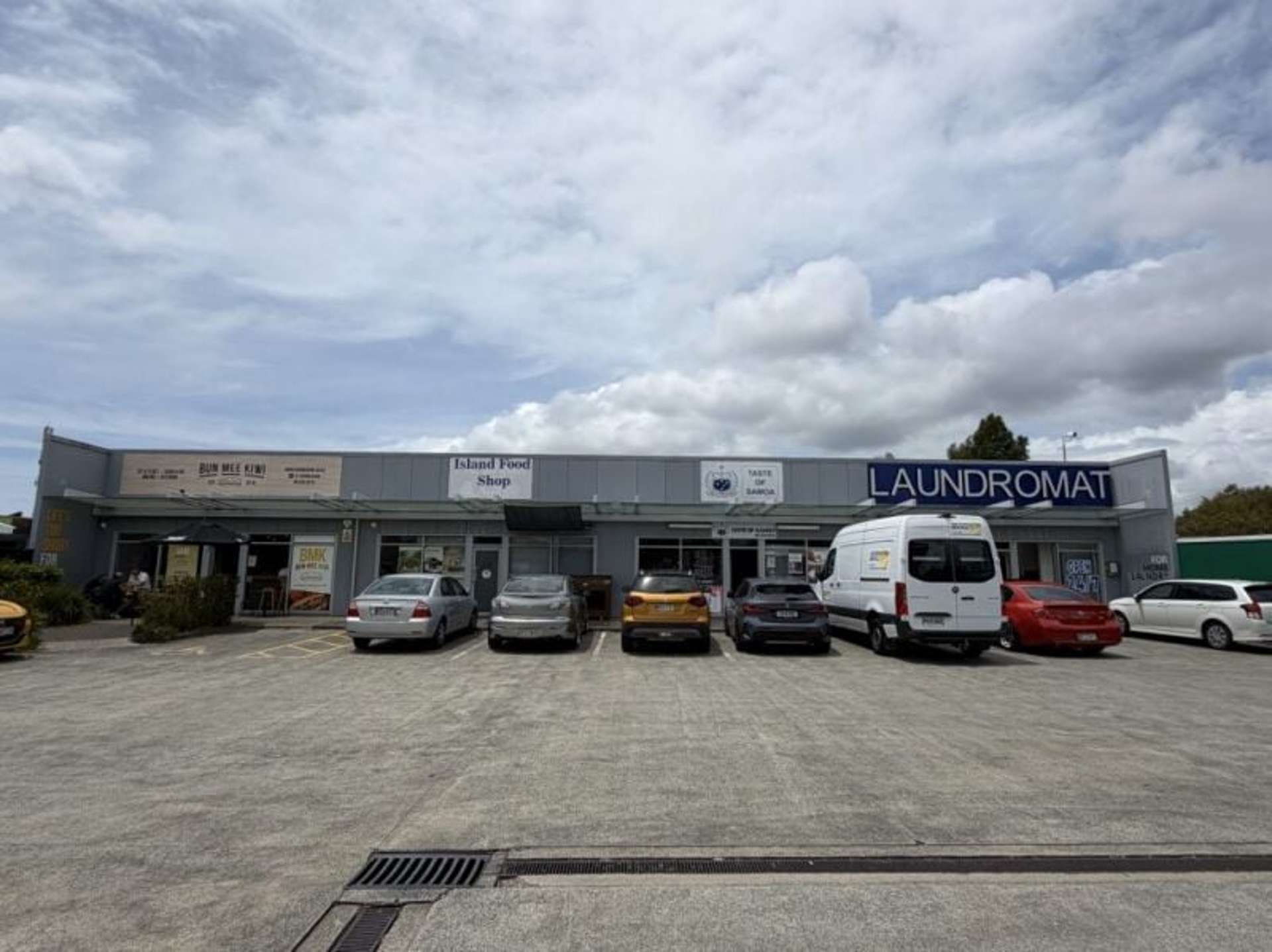 Retail 2/124 Henderson Valley Road Waitakere_0