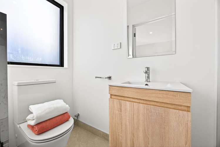 2/233 Great North Road Henderson_15