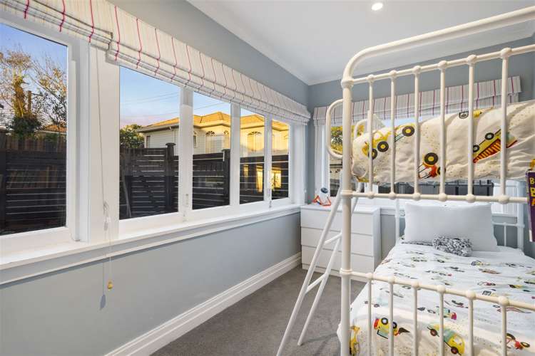 6 Hayr Road Three Kings_10