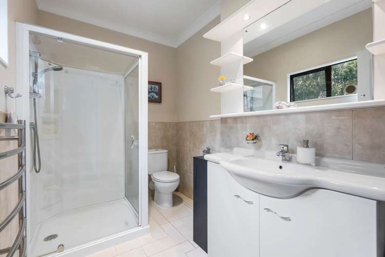 160 Lloyd Road Riverhead_12