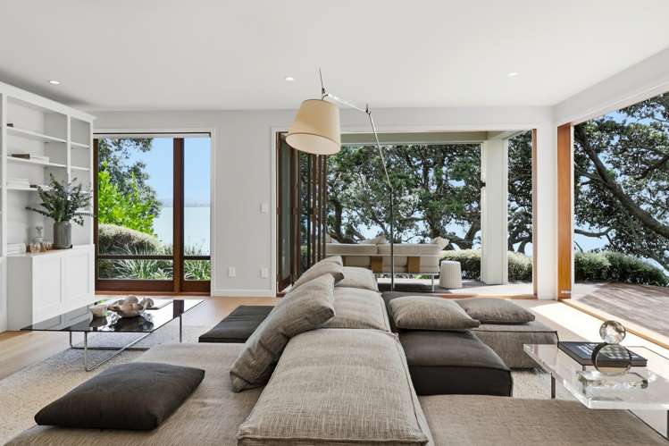 16 Joan Street Point Chevalier_2