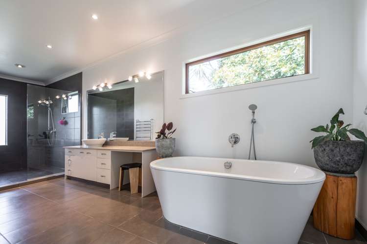 1 Lorenzen Bay Road Raglan_21