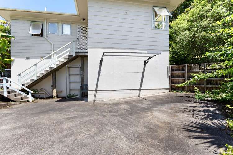 1/4 James Scott Place Te Atatu South_15